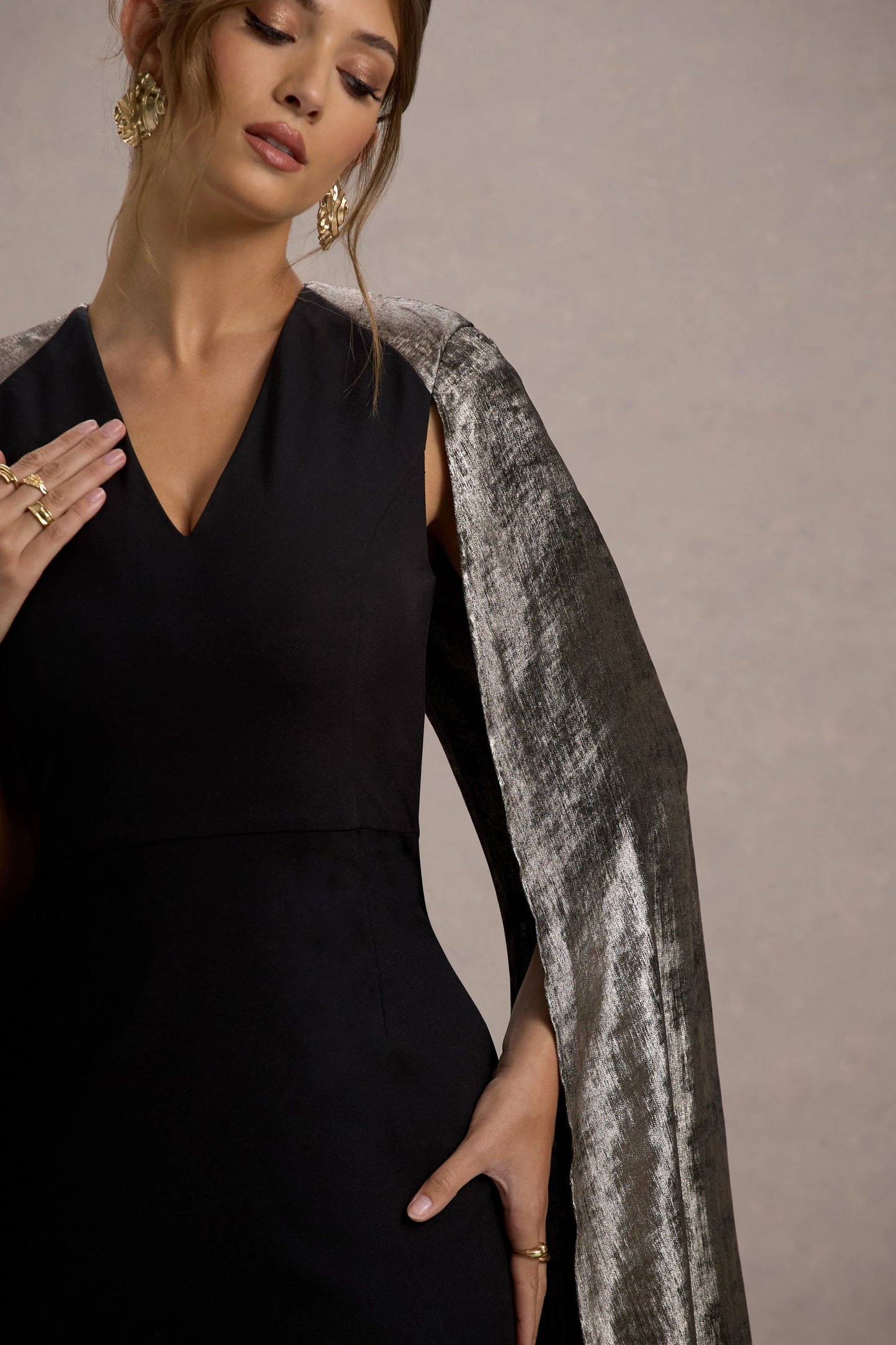 Ilenia Black V-Neck Maxi Dress With Metallic Cape