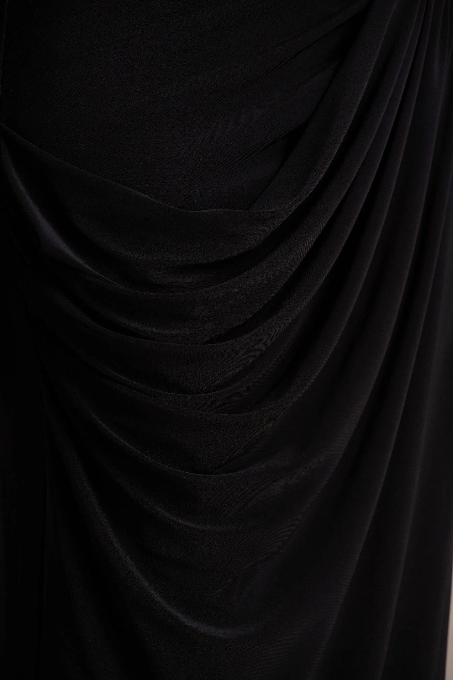 Fluxy Black Long-Sleeved Crop-Top With Ruched Detailing