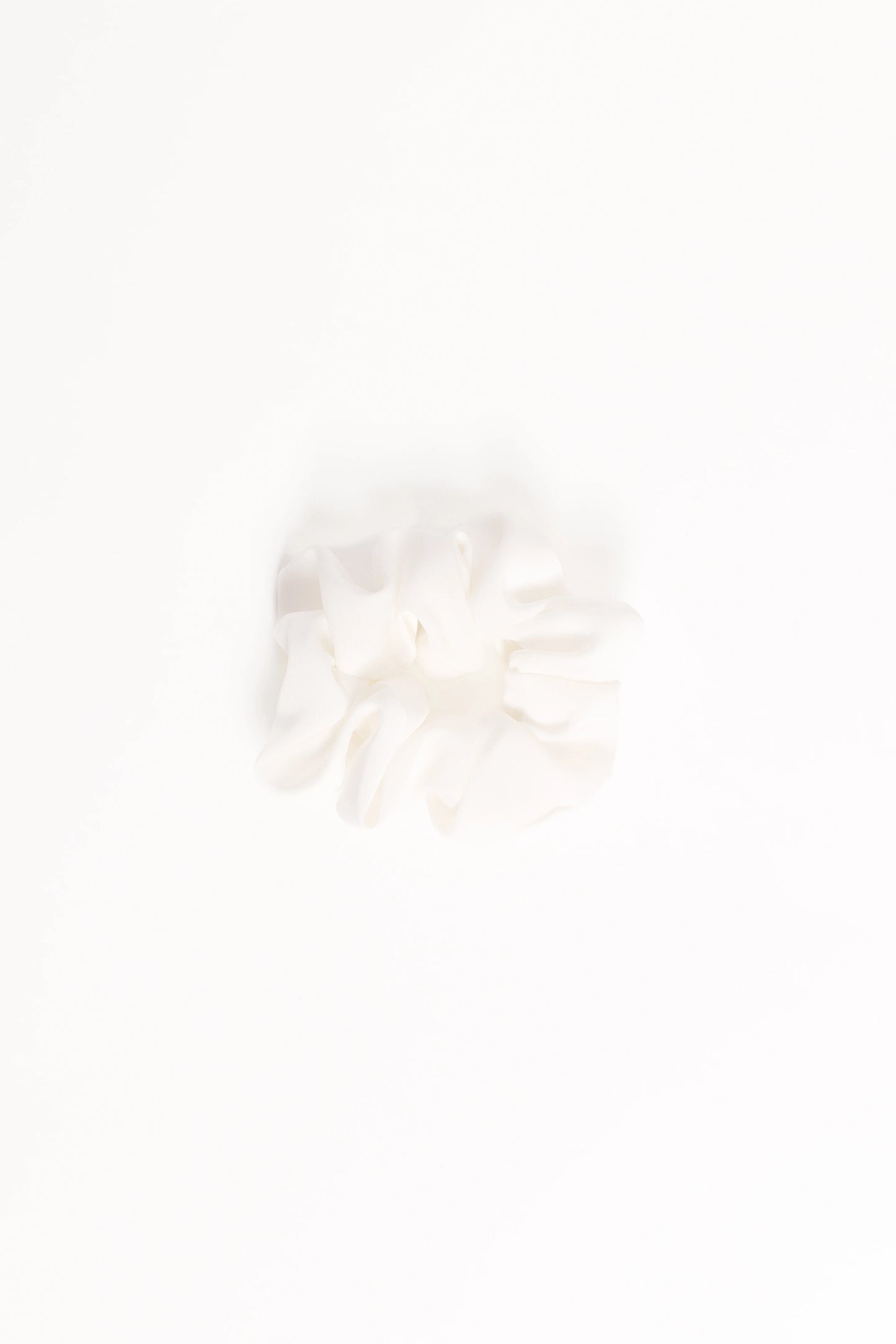 Theodora Scrunchie - White