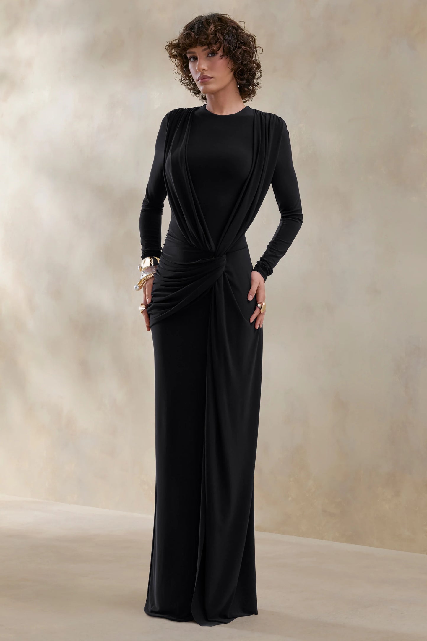 Desirelle Black Crew-Neck Maxi Dress With Gathered-Detailing