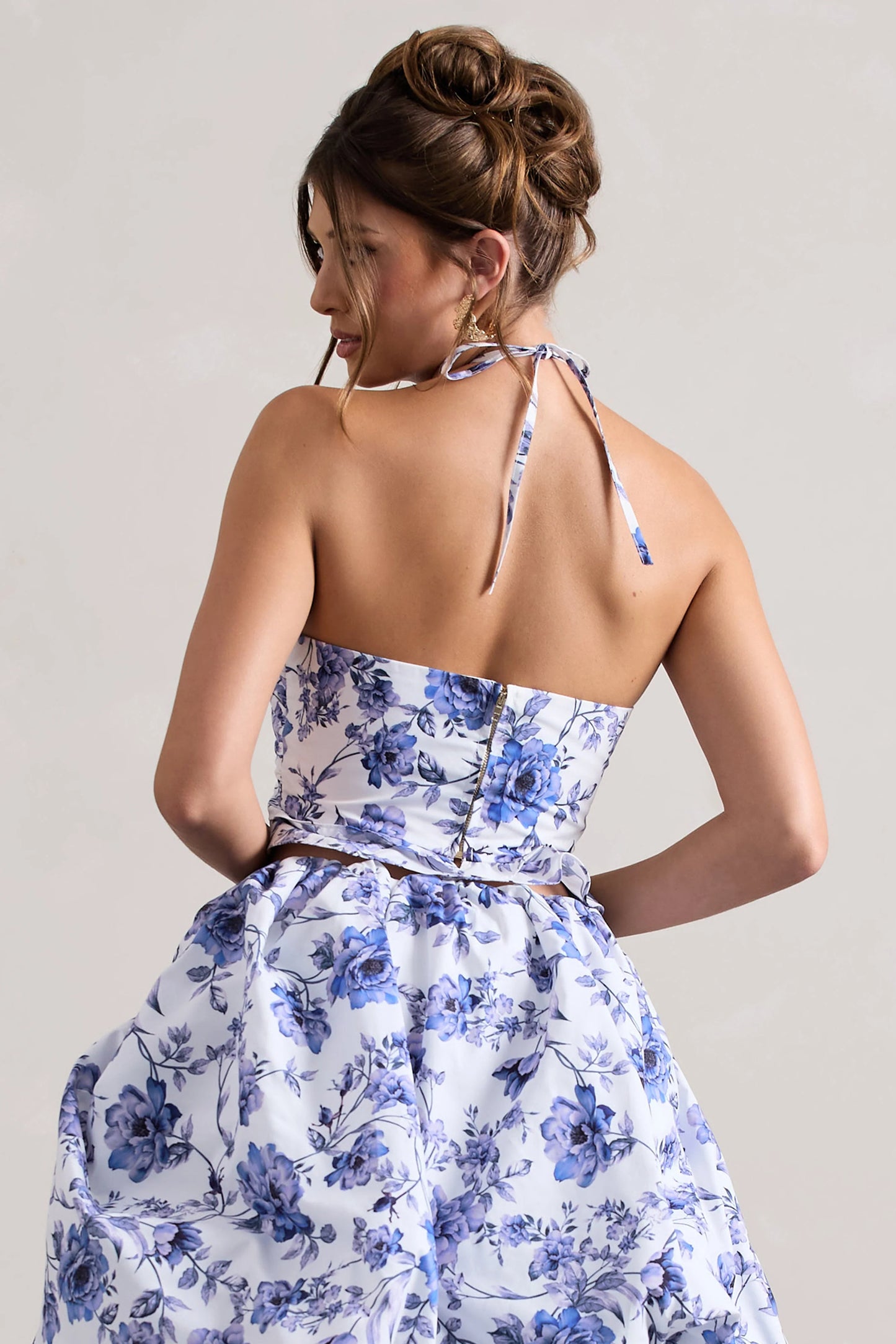 Roam Floral Print Halter V-Neck Ruffle Crop Top