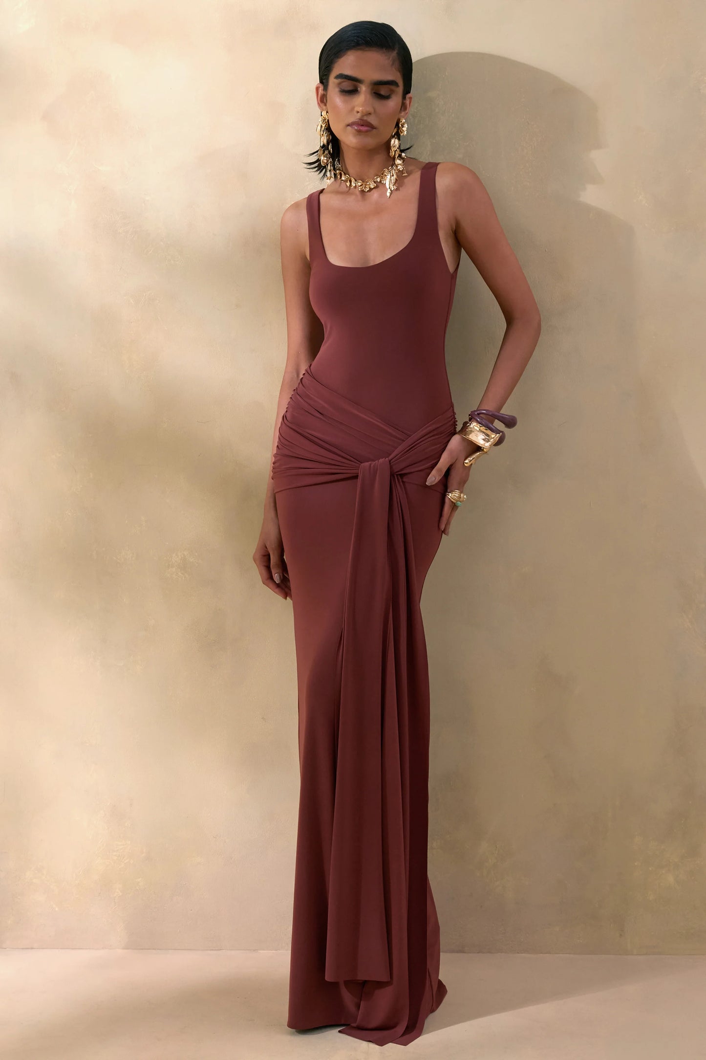 Lienna Brown Scoop-Neck Maxi Dress With Gathered-Detail And Sash