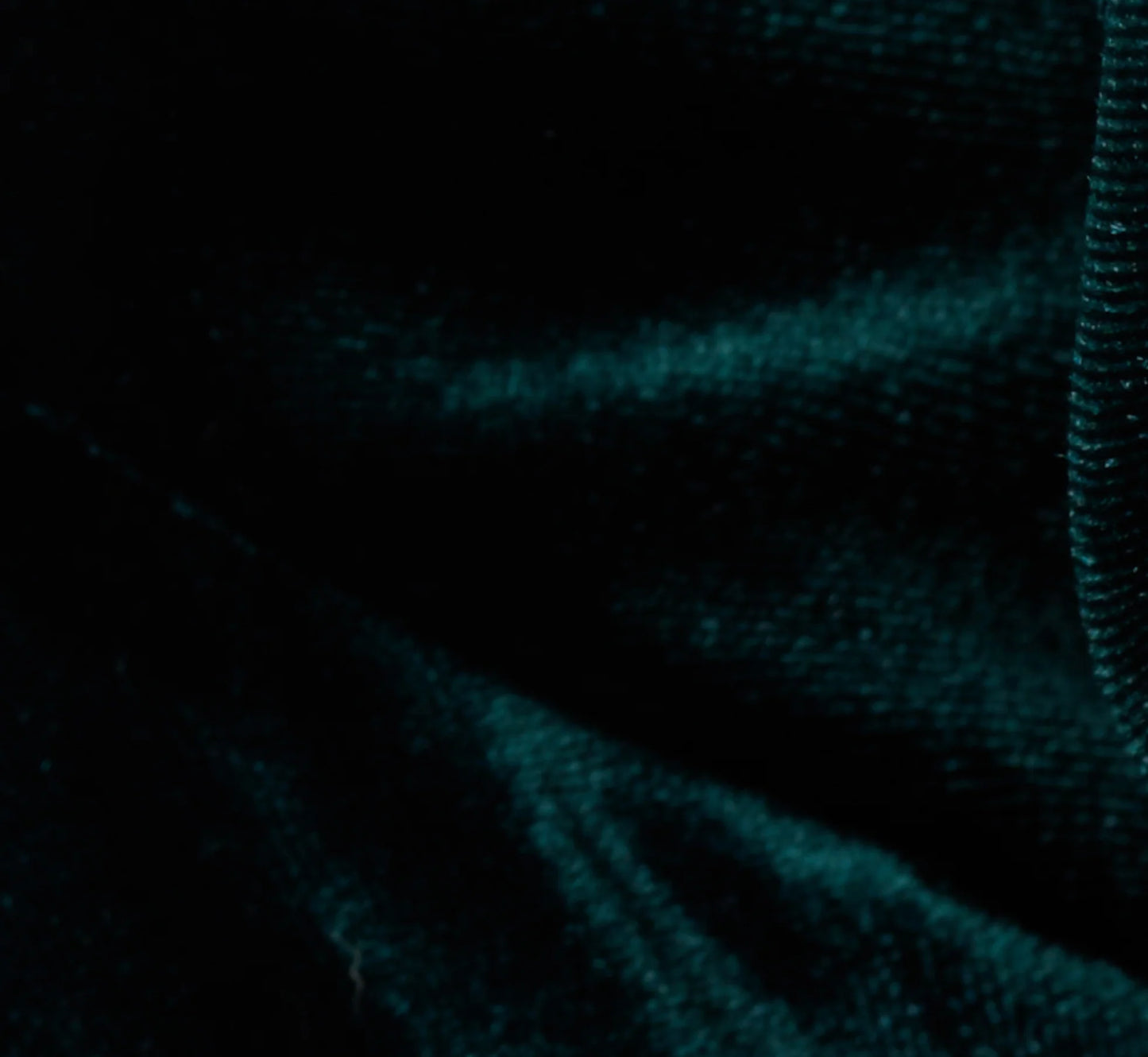 Velvet Sheath Dress With Tiered Three Quarter Sleeves In Hunter