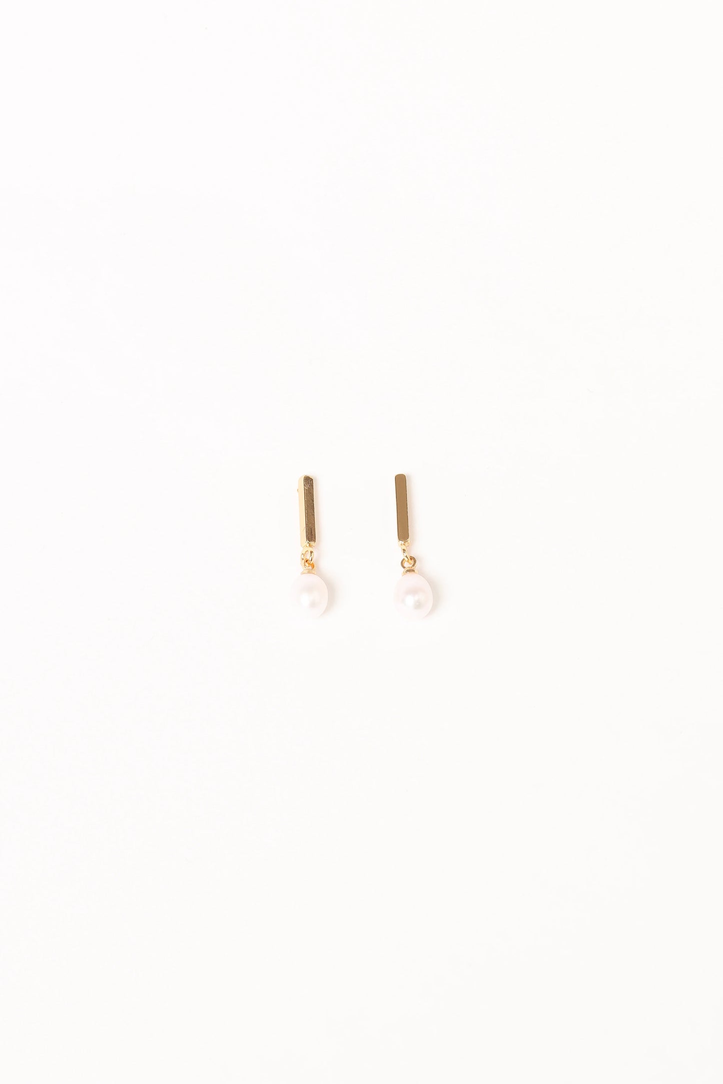 Calista Earrings - Gold/Pearl