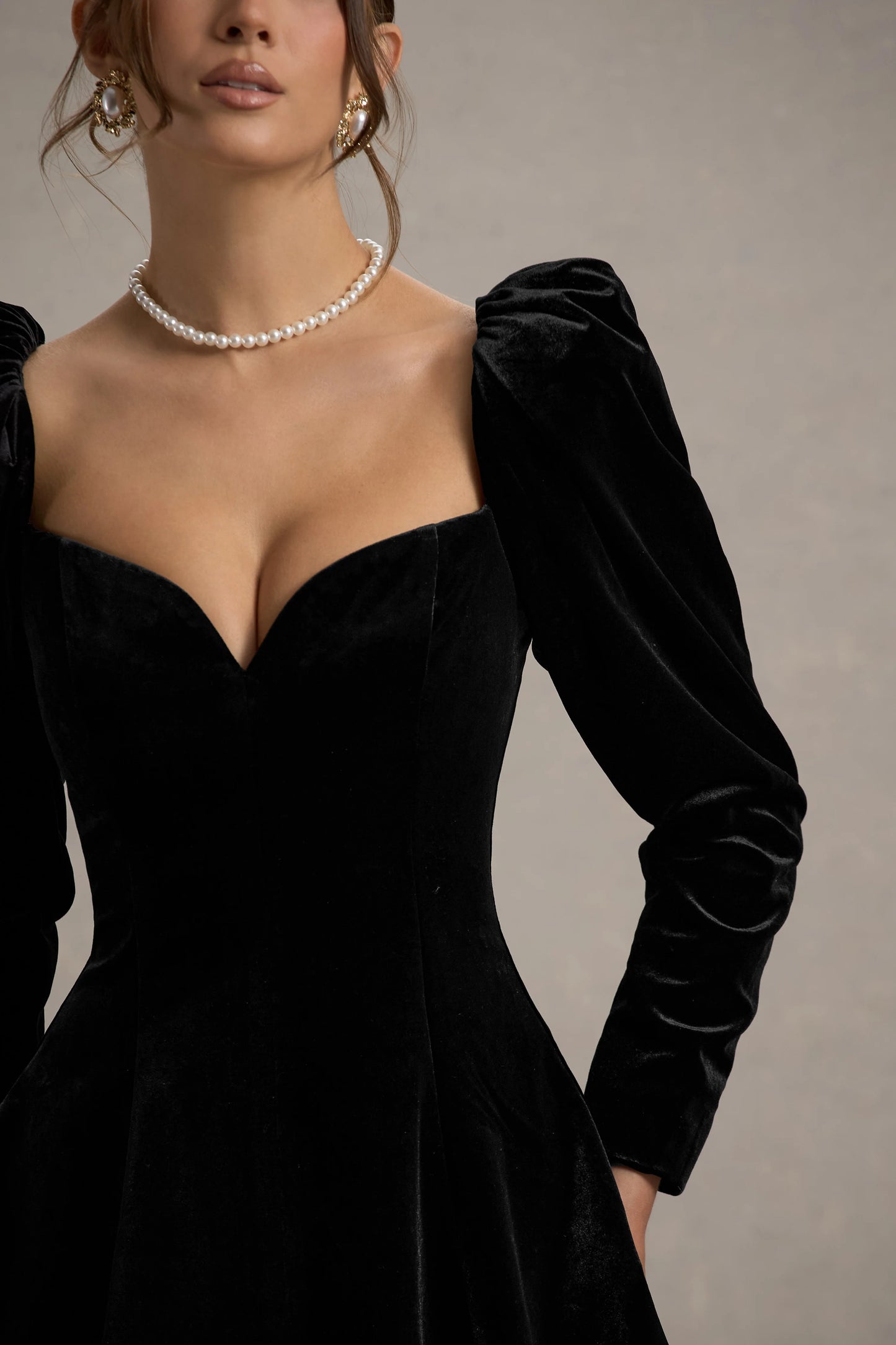 Shirley Black Velvet Sweetheart Puff-Sleeve Mini Dress