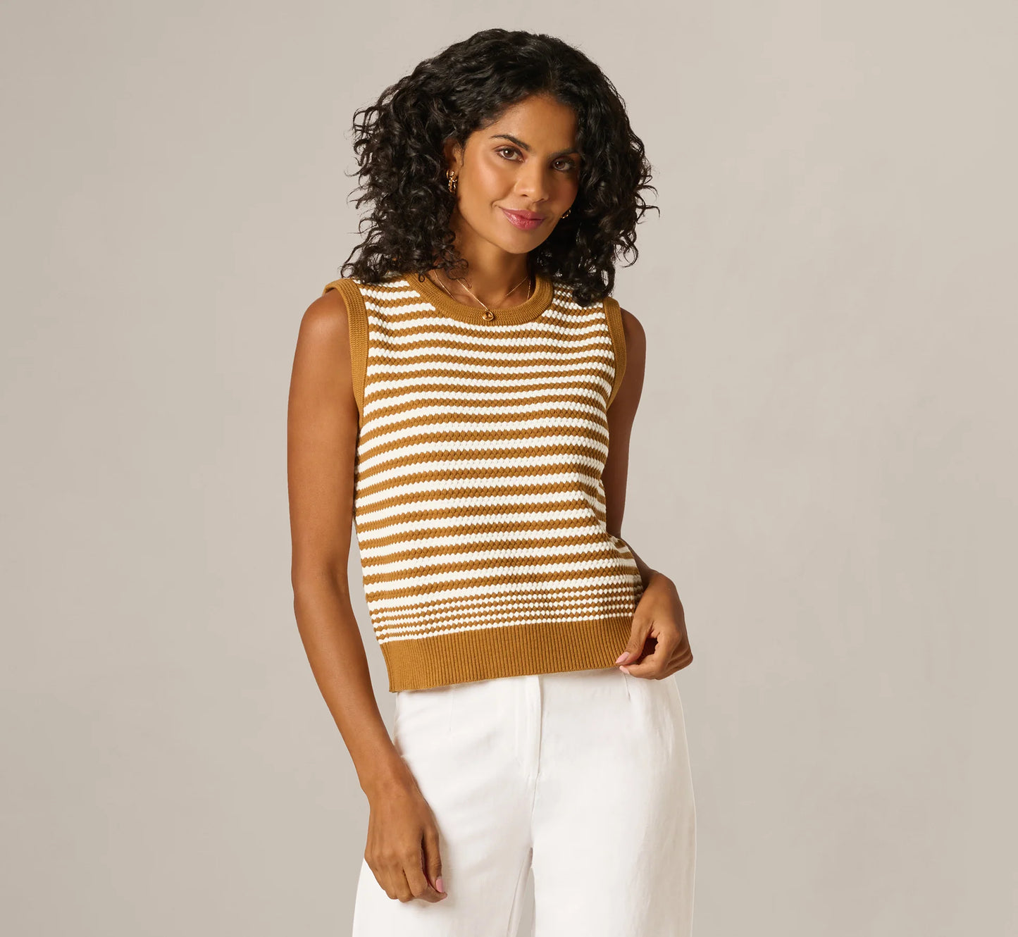 Textured Pullover Sweater Vest In Camel Ivory