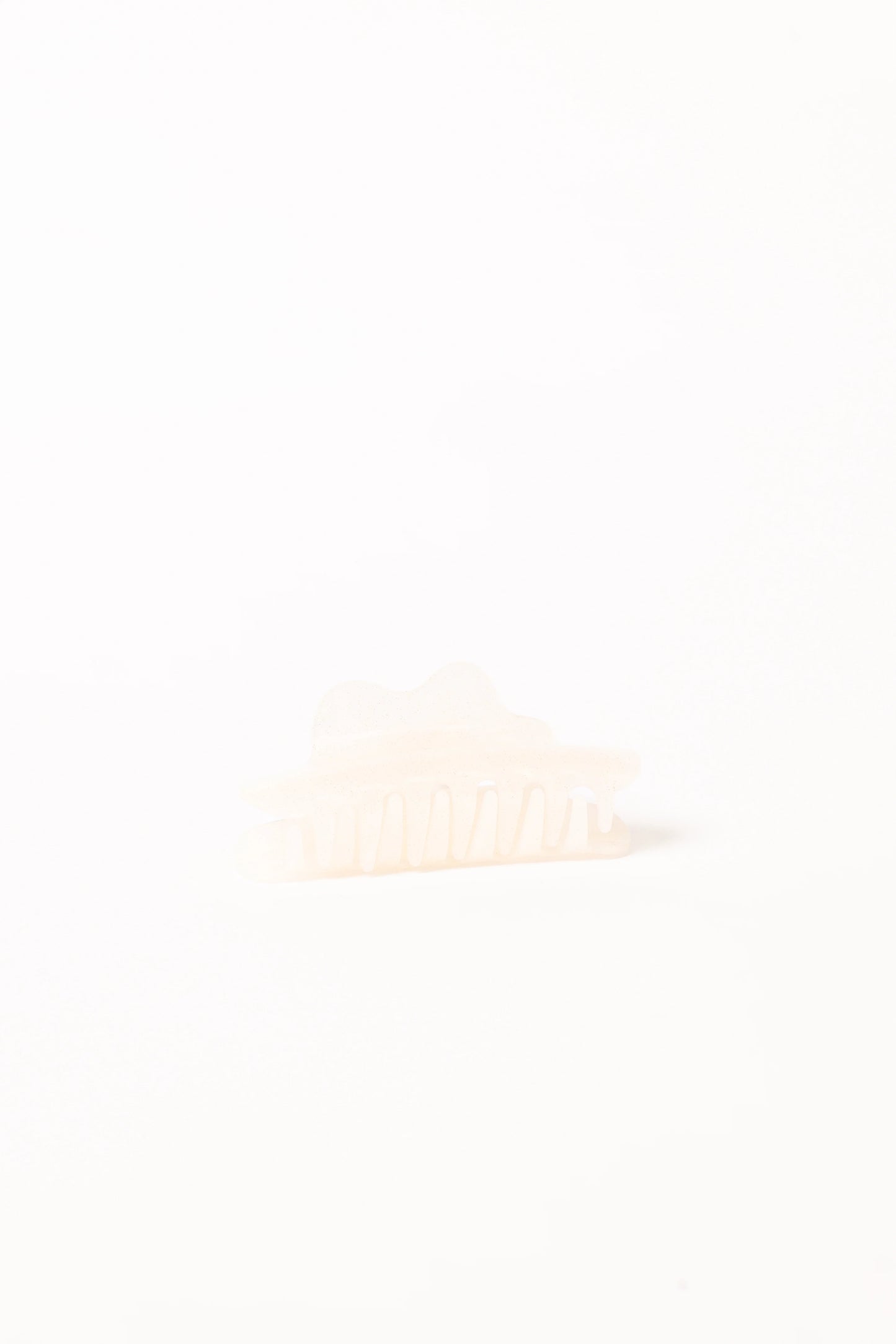Peta Hair Clip - Pearl