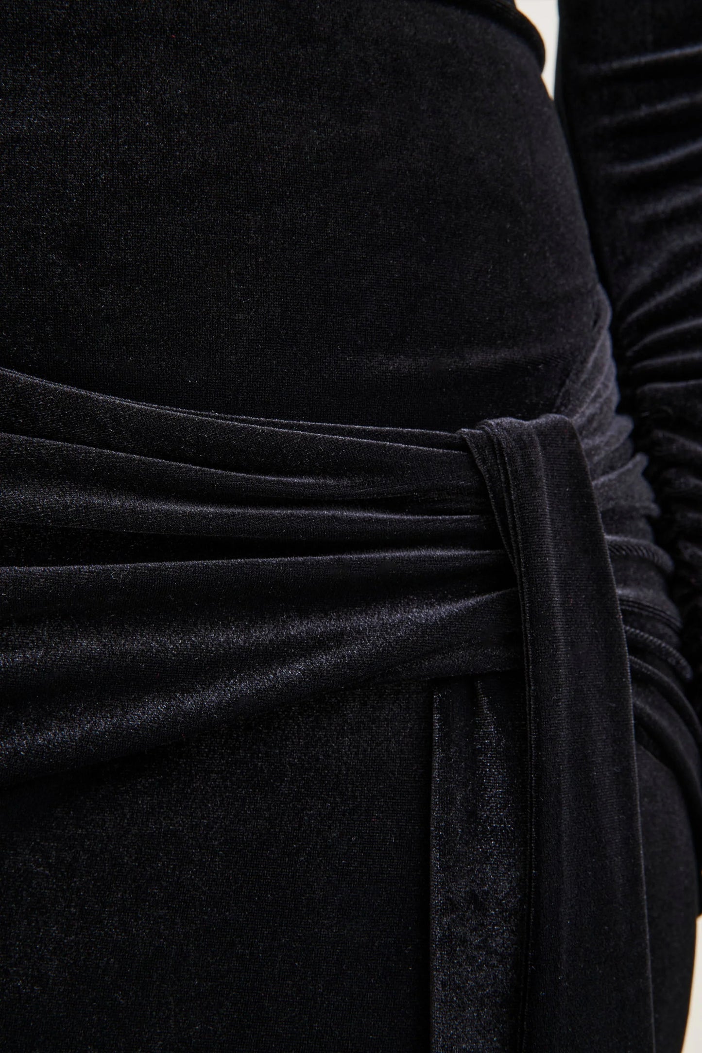 Jessara Black Bardot-Neck Maxi Dress With Knot-Details