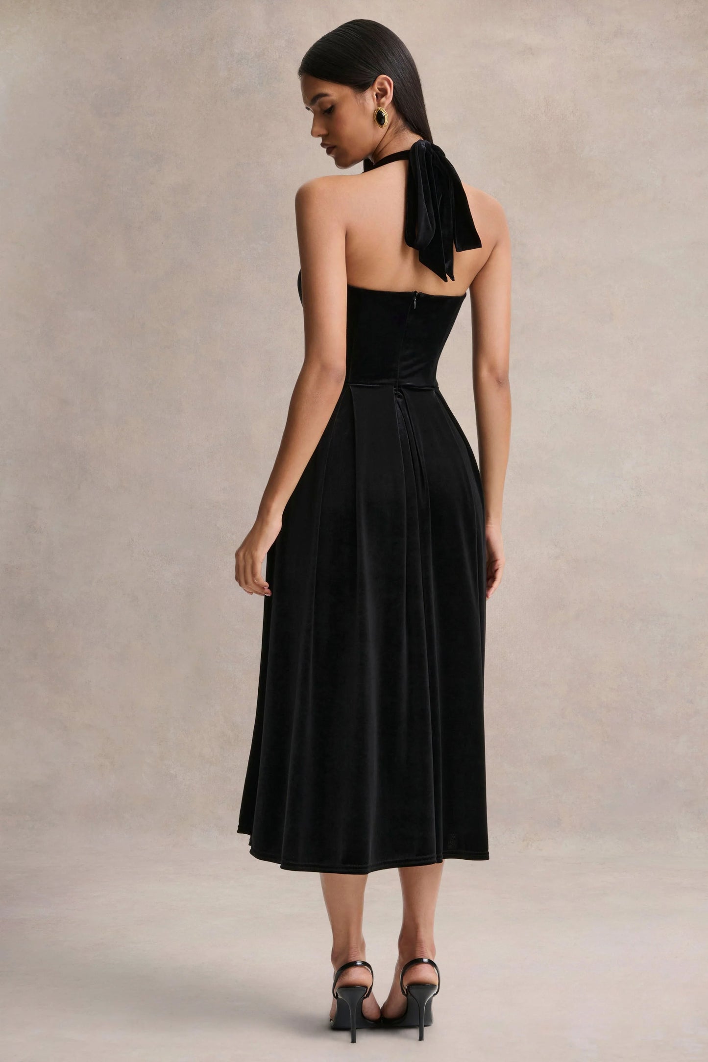 Esmeray Black Velvet Sweetheart-Neck Midi Dress