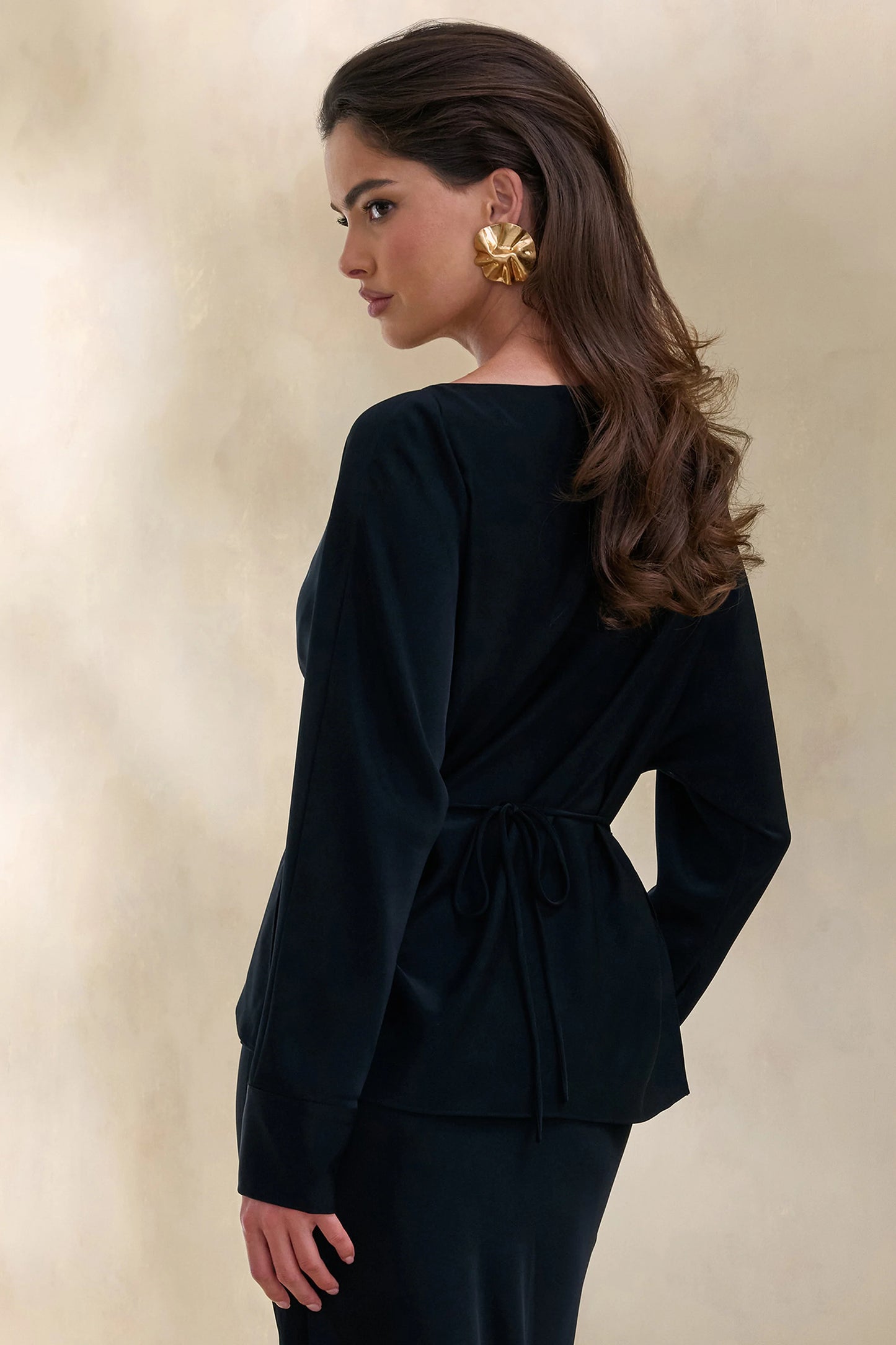 Miravia Black Satin Wide-Neck Long-Sleeve Top