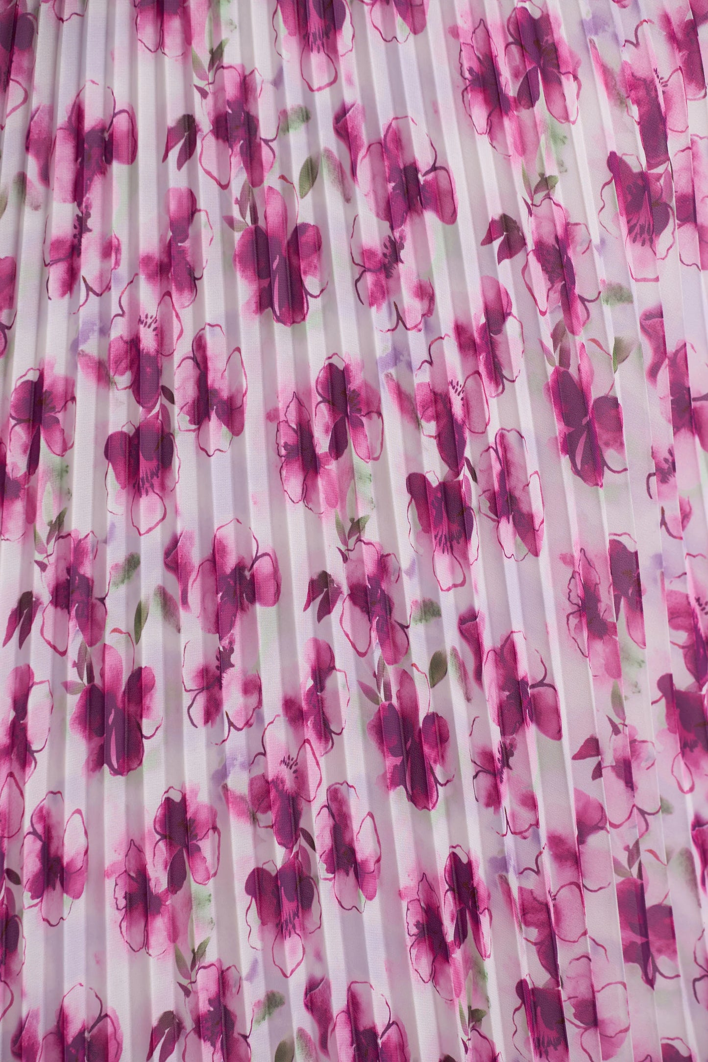 Refractive Purple Floral Print Satin Maxi Dress With Halter-Neck and Pleated Skirt
