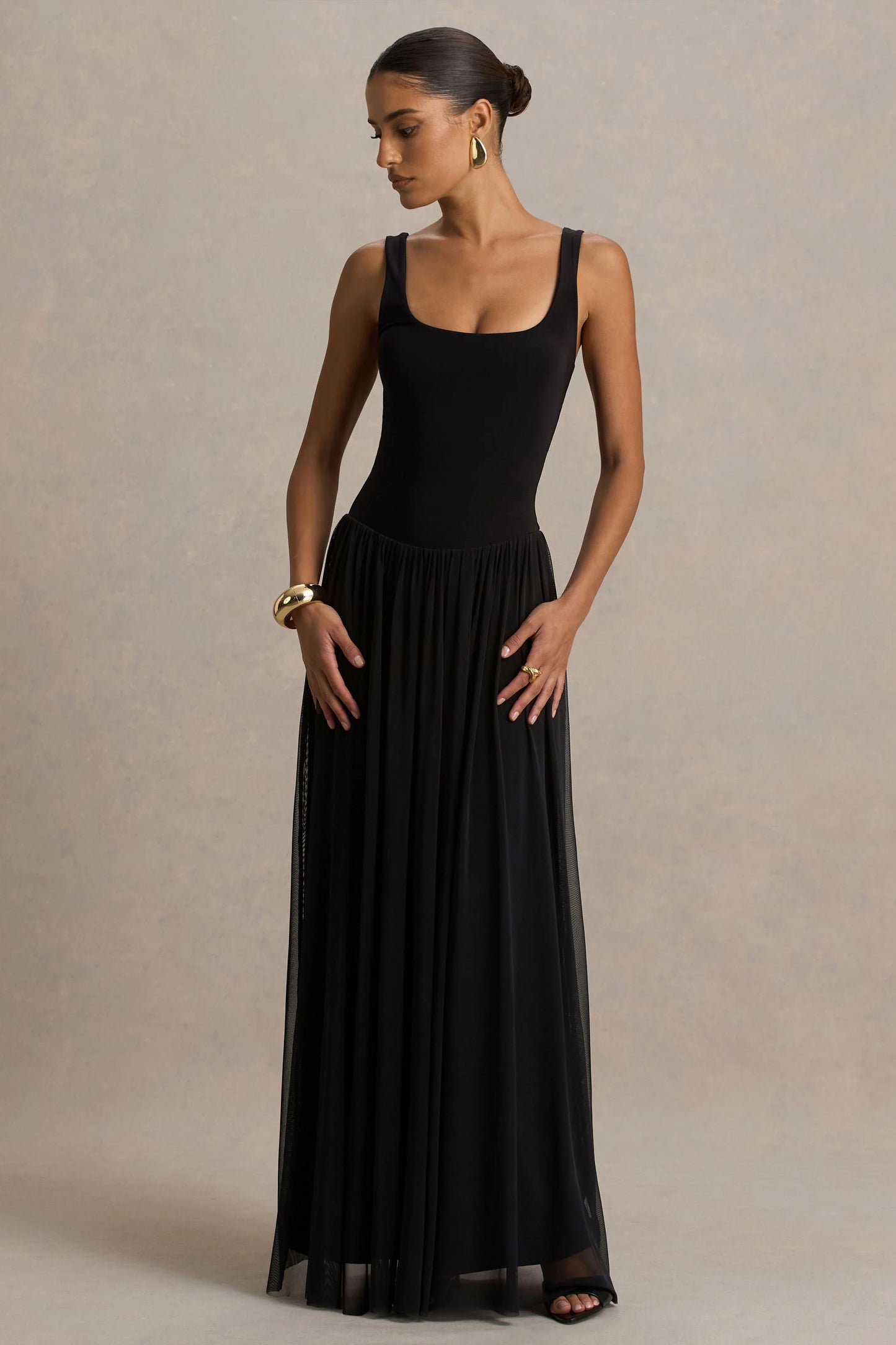 Amelia Black Scoop-Neck Maxi Dress With Pleated Skirt
