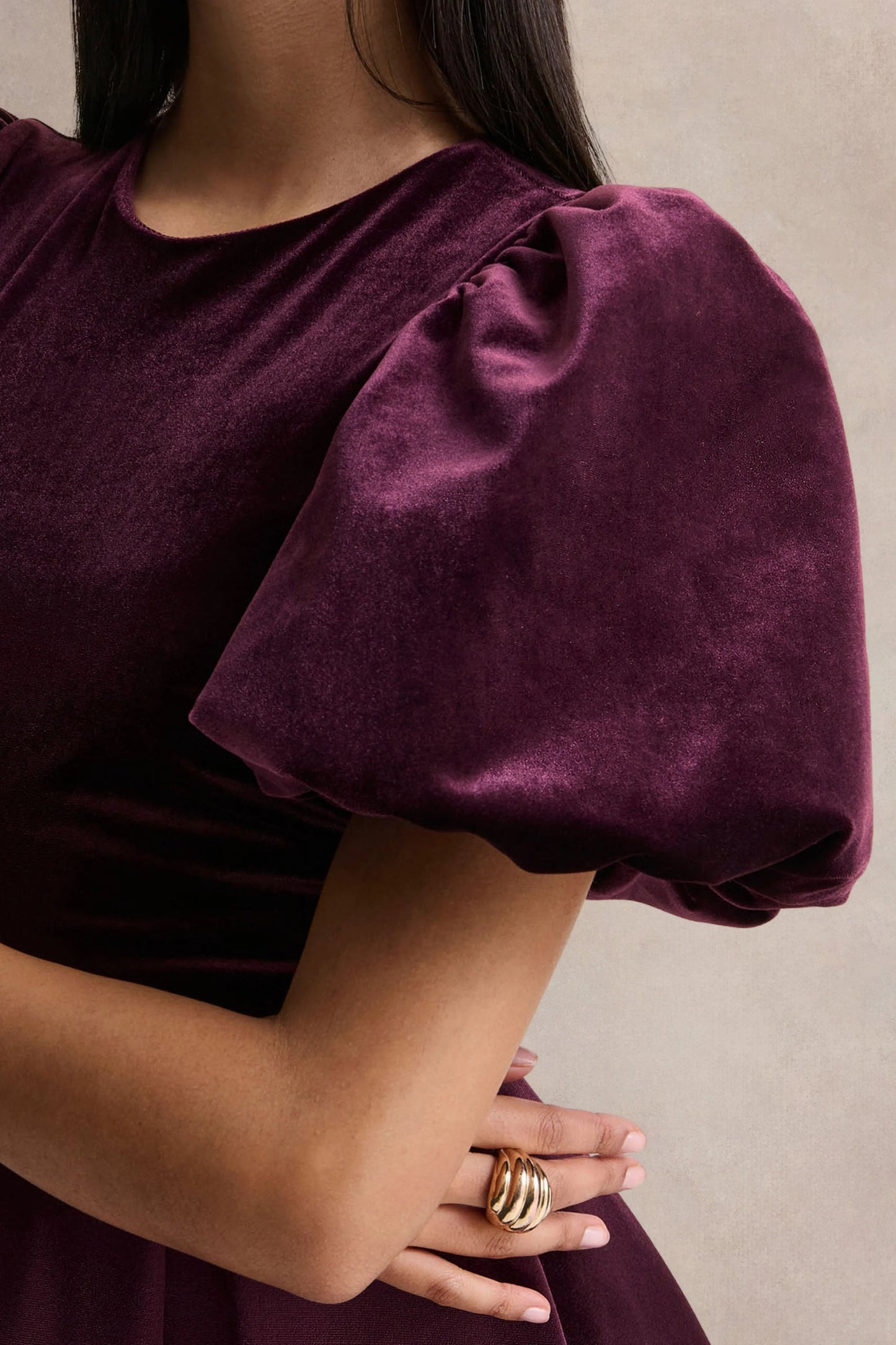 Seraphic Burgundy Velvet Puff-Sleeve Midi Dress