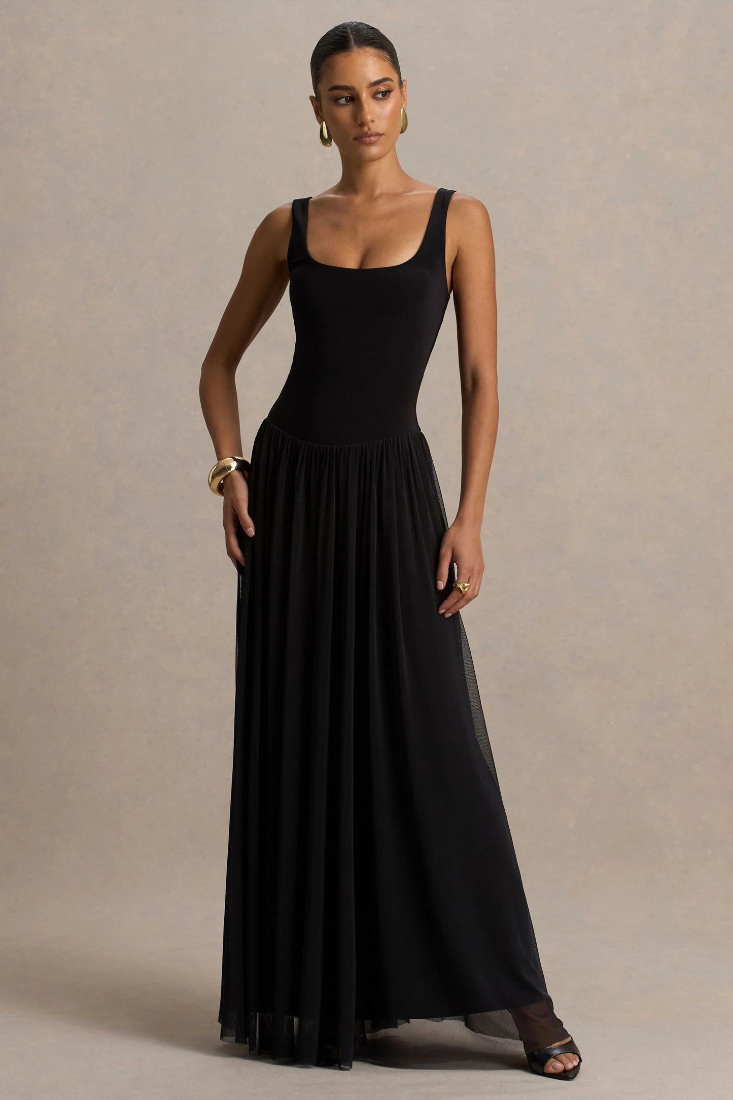 Amelia Black Scoop-Neck Maxi Dress With Pleated Skirt