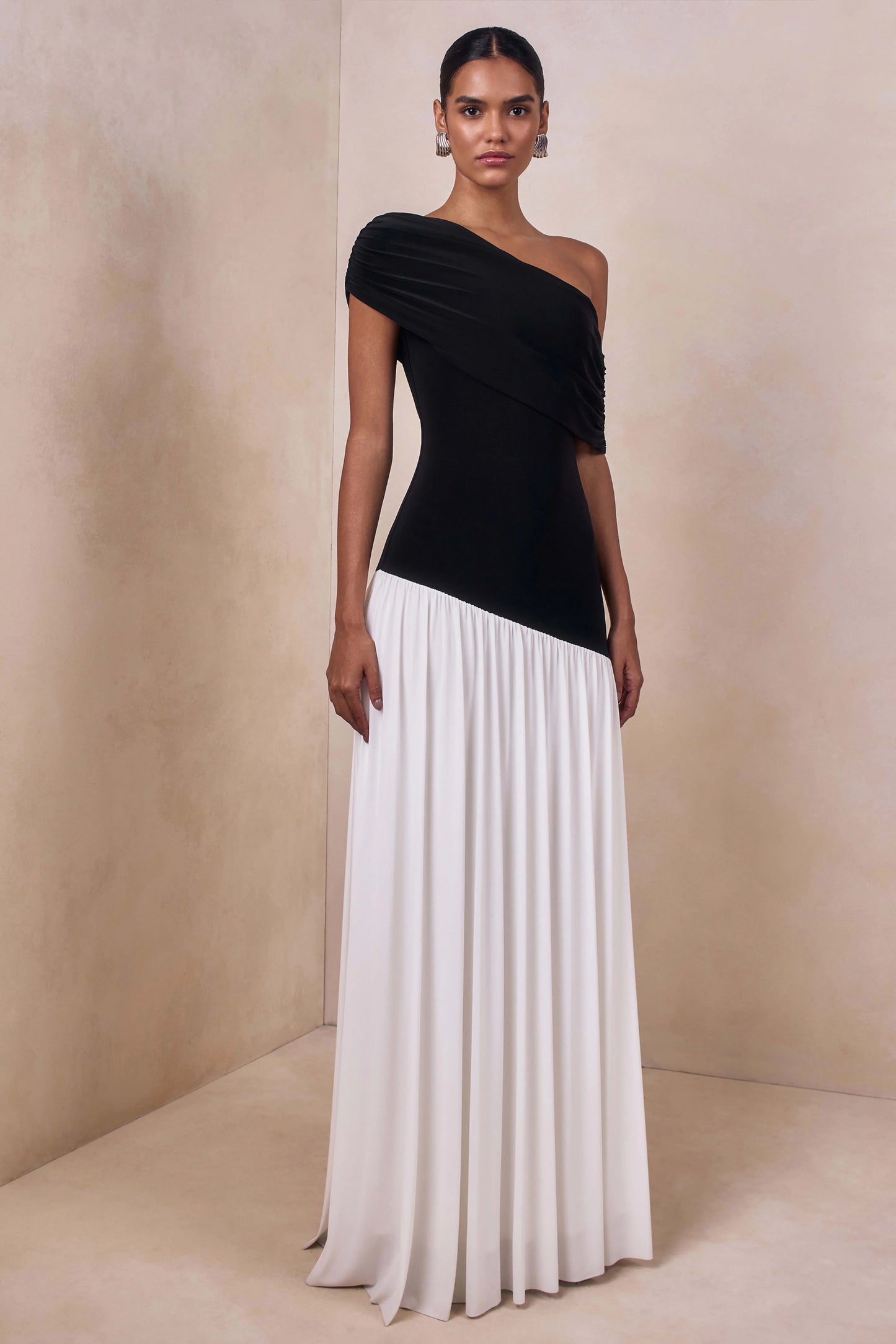 Doroyta Black And White Asymmetric-Neck Maxi Dress