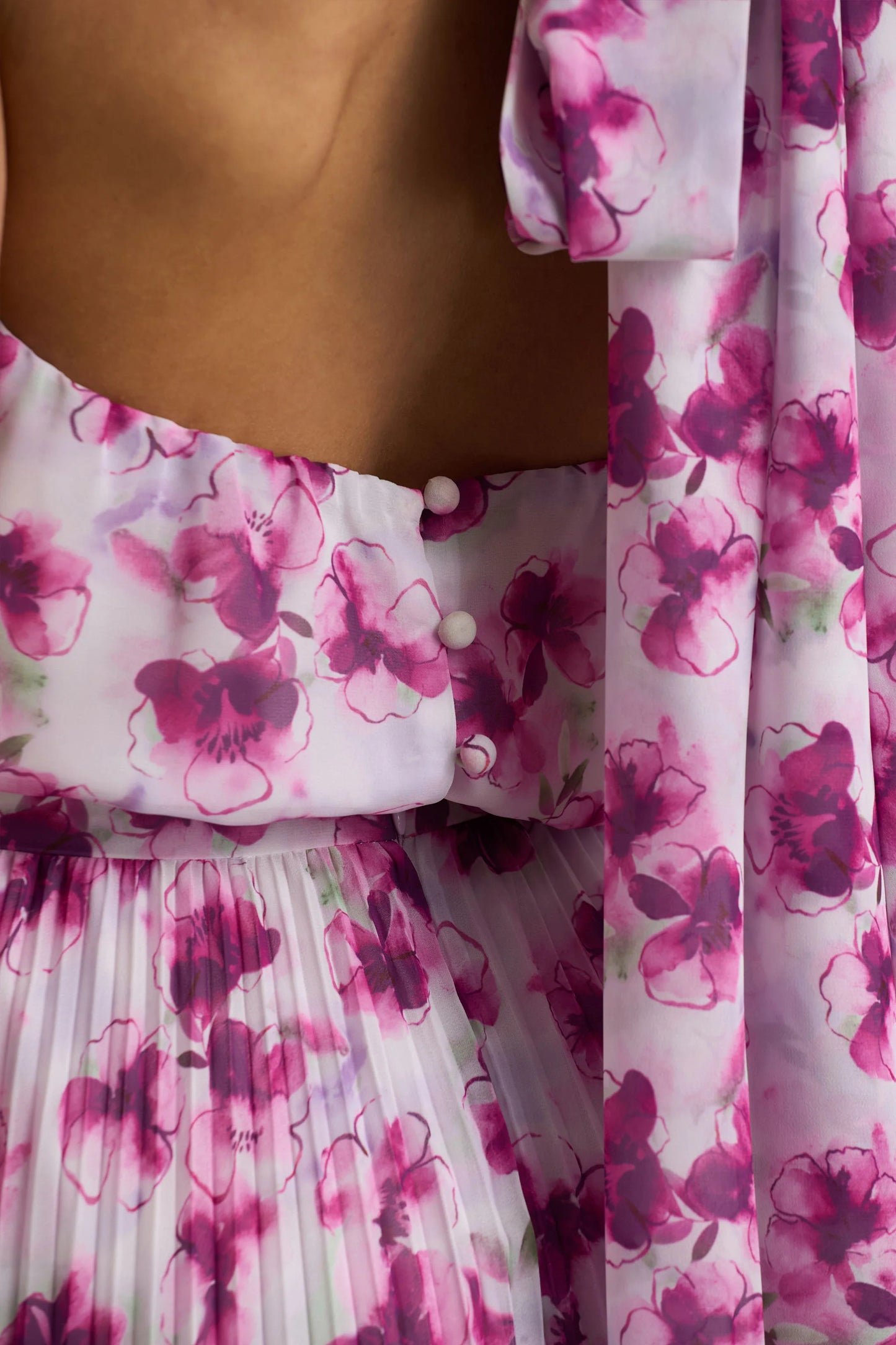Refractive Purple Floral Print Satin Maxi Dress With Halter-Neck and Pleated Skirt