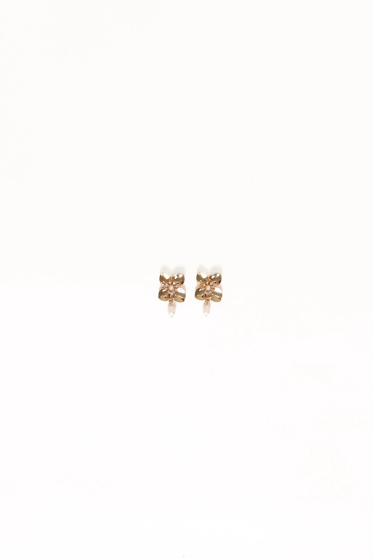 Trina Flower Earrings - Gold/Pearl