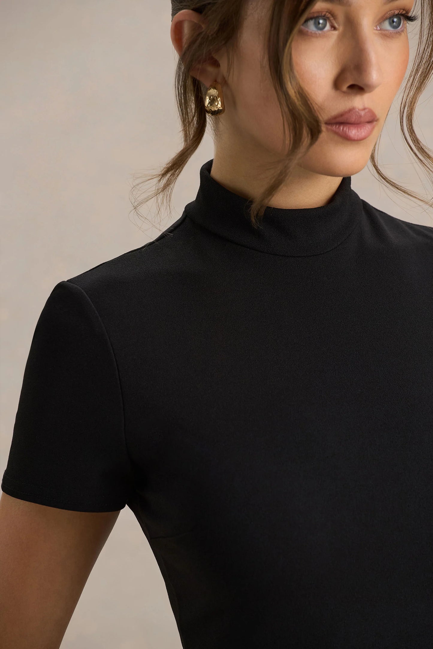 Bellona Black High-Neck High-Low Midi Dress