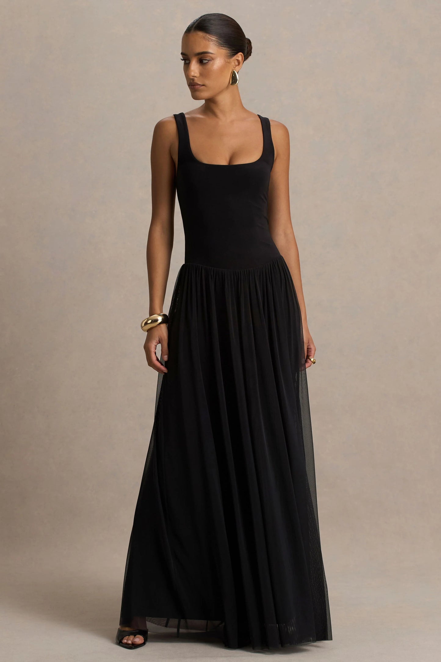 Amelia Black Scoop-Neck Maxi Dress With Pleated Skirt