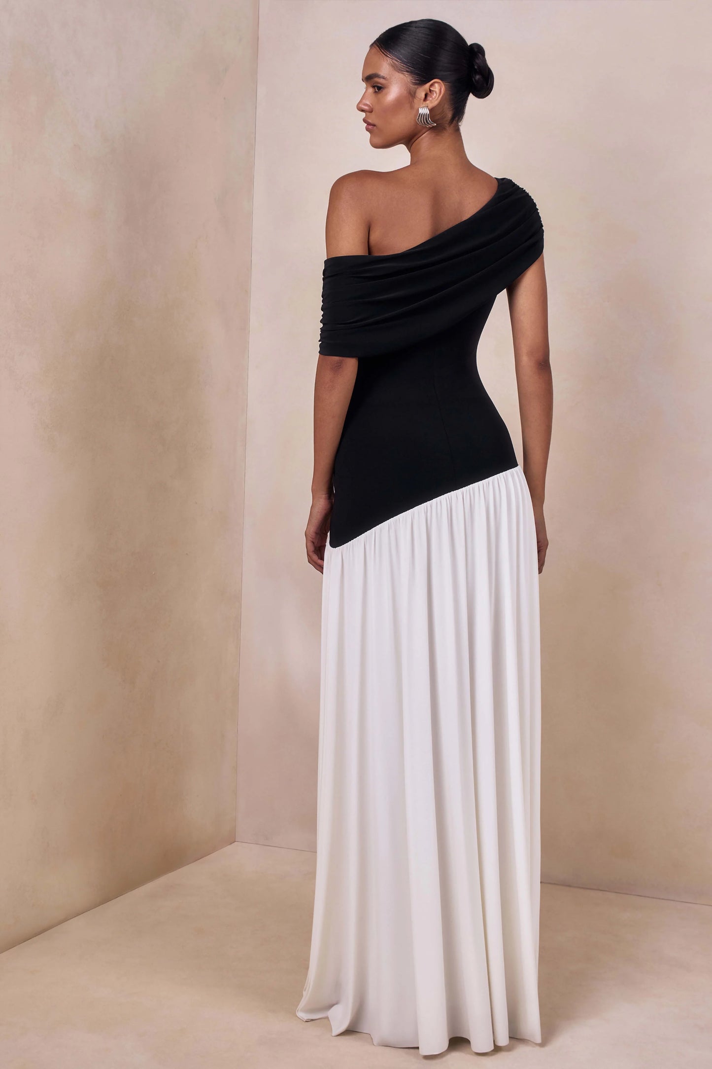 Doroyta Black And White Asymmetric-Neck Maxi Dress