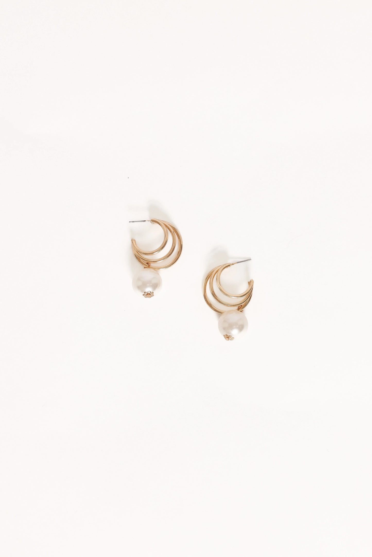 Chelsea Earrings - Gold/Pearl