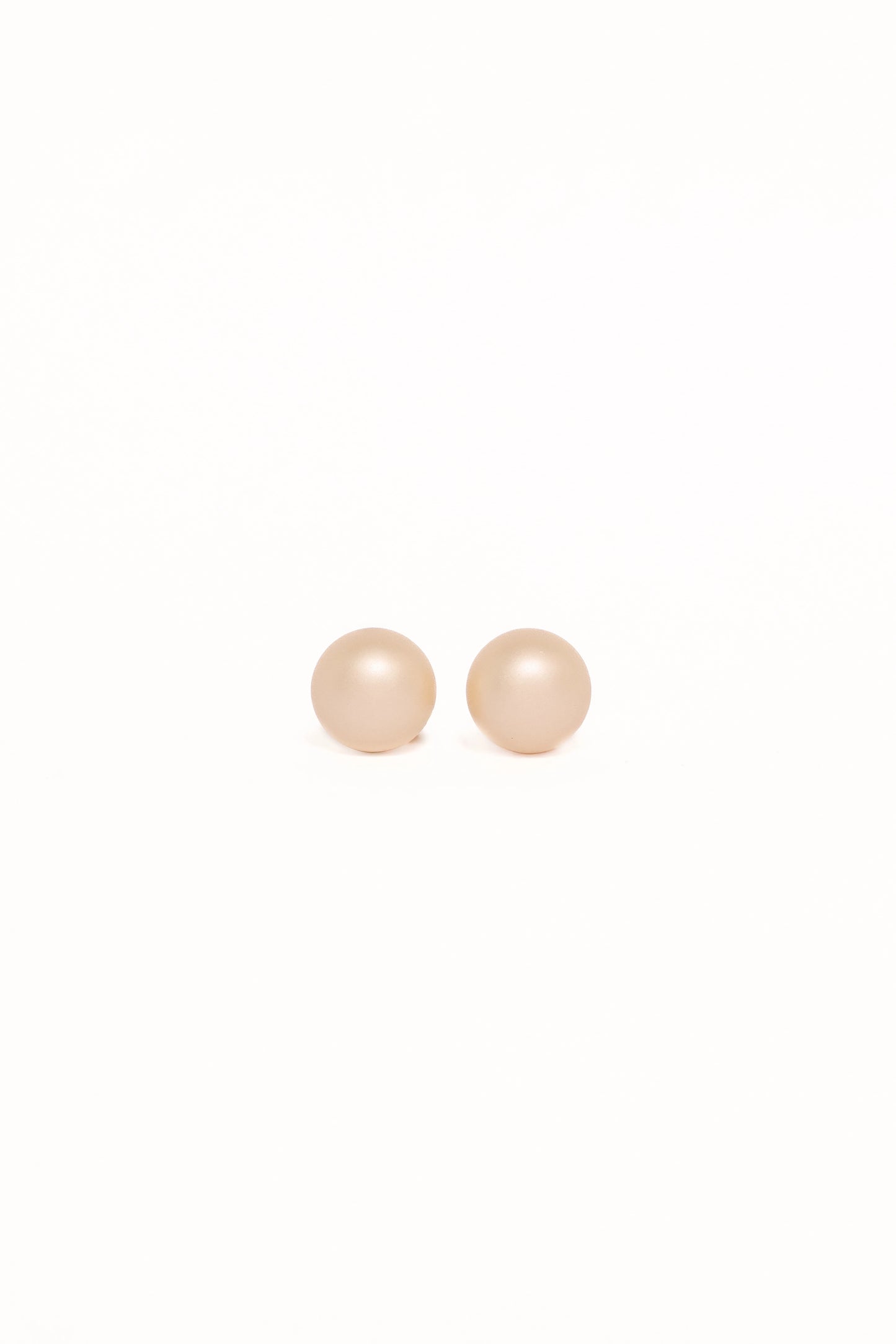 Adalee Stud Earrings - Pearl