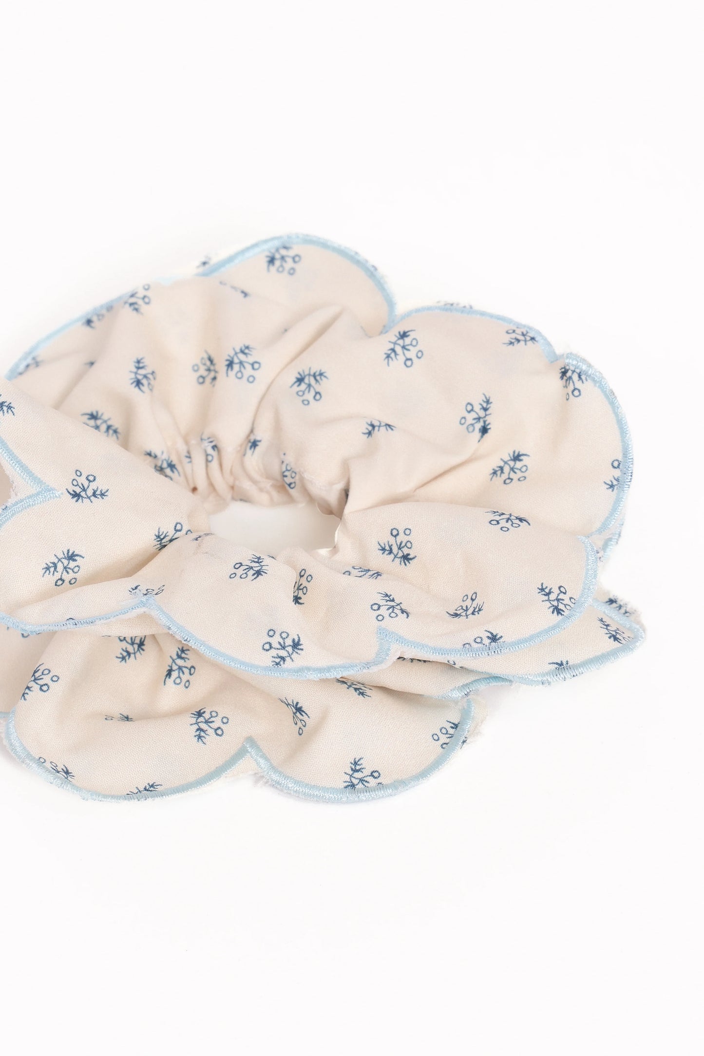 Edith Scrunchie - Blue Floral